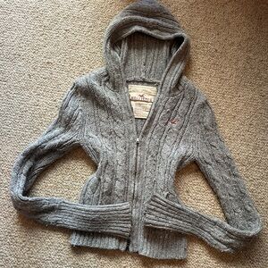 Hollister Cable Knit Full zip sweater cardigan size medium